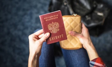 Европејците се поделени околу тоа дали да ги затворат вратите за туристите од Русија