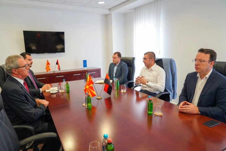 Мицкоски се сретна со амбасадорот на ОБСЕ во Македонија, Клеменс Која