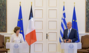 Колона: Заемна помош меѓу Грција и Франција во случај на вооружен напад