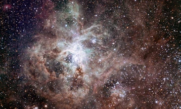 НАСА го сними најстарото ѕвездено јато во маглината Тарантула