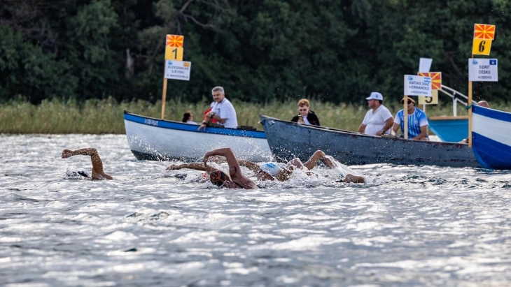 Пендаровски: Мирно езеро, среќа и успешна трка за учесниците на 35. Охридски пливачки маратон