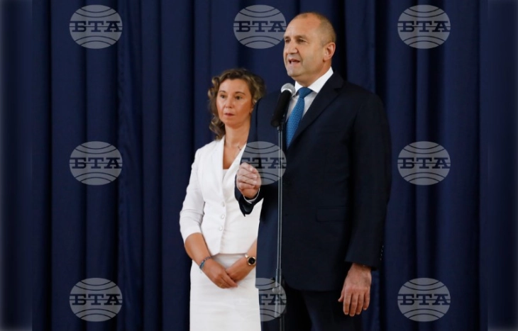 Сè додека има службена влада, Бугарите нема да бидат во темнина, изјави Румен Радев
