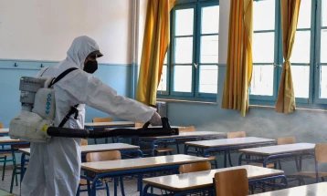 Без маски и без тестови започнува учебната година во Грција