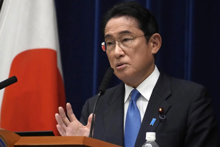 Анкета: Пад на рејтингот на јапонскиот премиер Кишида