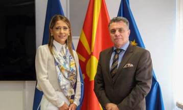 Средба на министерот Тупанчески со црногорската амбасадорка Петровиќ