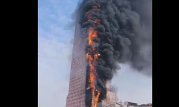 Изгаснат пожарот во 42-катна зграда во кинескиот град Чангша