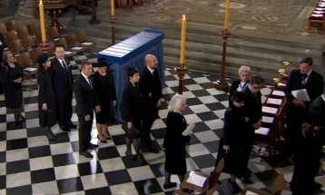 Претседателот Пендаровски и сопругата присуствуваа на погребот на кралицата Елизабета Втора