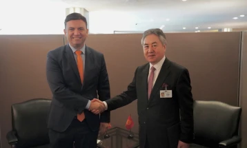 Османи до Кулубаев: Ги поддржуваме напорите за мирно решавање на кризата меѓу Киргистан и Таџикистан