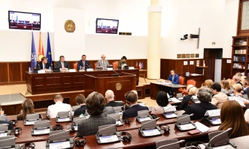 Предлог-законот за парнична постапка пред членовите на собраниската Комисија за европски прашања