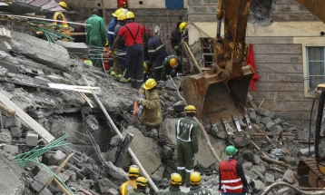 Тројца загинати при уривање висококатница во Најроби