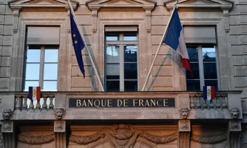 Шефот на Банката на Франција нападнат со чекан во Базел