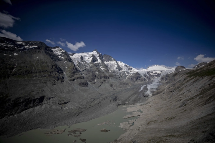 Годинава рекордно топење на главниот австриски глечер