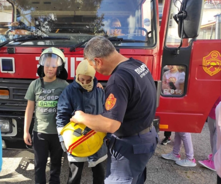 Основците од Крива Паланка следеа едукација за превенција и заштита од пожари