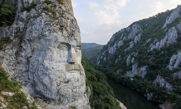 Некои од највеличествените статуи и скулптури низ светот
