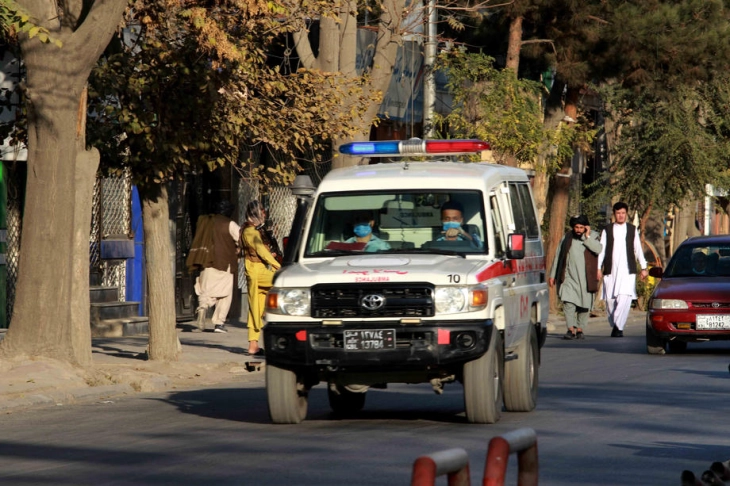 Две жртви, 18 повредени во експлозија во џамија во Кабул