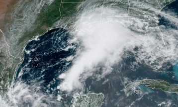 Тропската бура Џулија прерасна во ураган