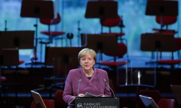 Меркел: Не жалам за енергетската политика со Русија