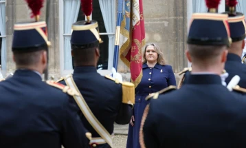 Петровска - Лекорну: Македонско-француската соработка се зацврстува, потпишан Договор за соработка во одбраната