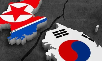 Сеул: Северна Кореја истрела стотина топовски гранати во морската тампон зона