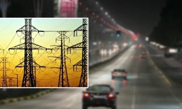 Албанската влада го презентира планот на мерки за заштеда на струја, по 22 часот се гасат уличните светилки 