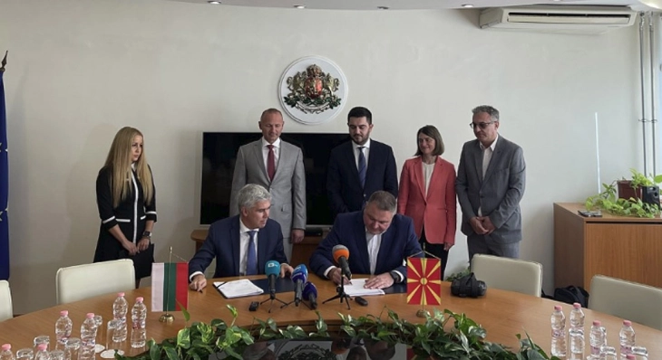 Отворена можност за снабдување со гас од повеќе извори, потпишан договорот за меѓусистемско гасно поврзување со Бугарија
