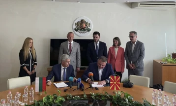 Отворена можност за снабдување со гас од повеќе извори, потпишан договорот за меѓусистемско гасно поврзување со Бугарија