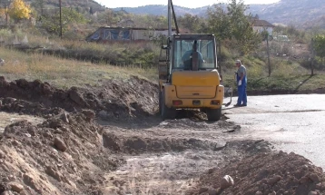 Почна реконструкцијата на игралиштето во штипското медицинско училиште