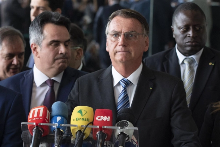Болсонаро не го призна поразот на претседателските избори во Бразил, но покренал трансфер на власта