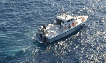 Се зголемува бројот на загинати од потонатиот брод кај грчкиот остров Евија, пронајдени безживотните тела на 22 лица