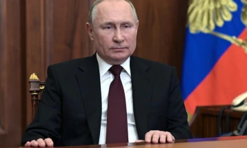 Putini e nënshkroi dekretin për njohjen e pavarësisë së rajoneve separatiste në Ukrainë