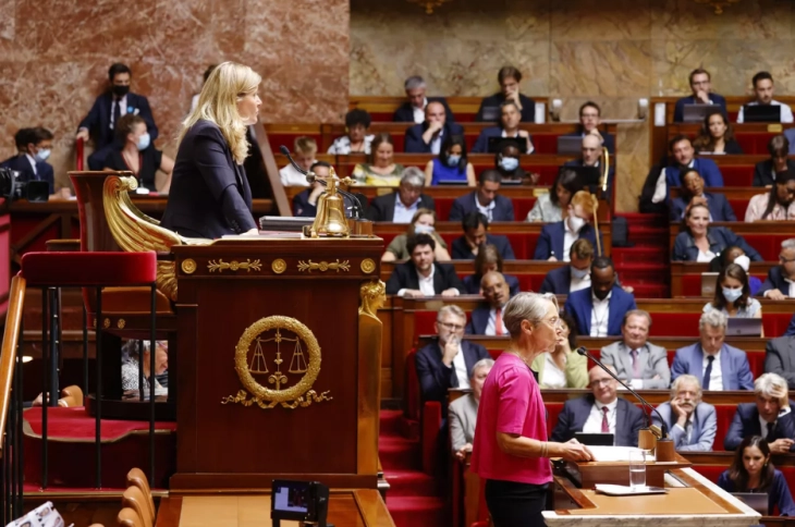 Kuvendi  Kombëtar i Francës e ka hedhur poshtë propozimin për votim të mosbesimit të qeverisë së Elizabet Born