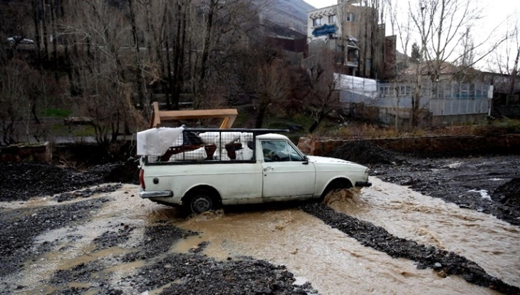 Në vërshimet në jug të Iranit humbën jetën 21 persona