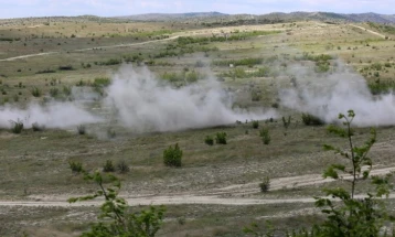 Njësia kundër zjarreve në Negotinë: Në çdo moment pritet që një helikopter të shuajë zjarrin në poligonin ushtarak Krivollak