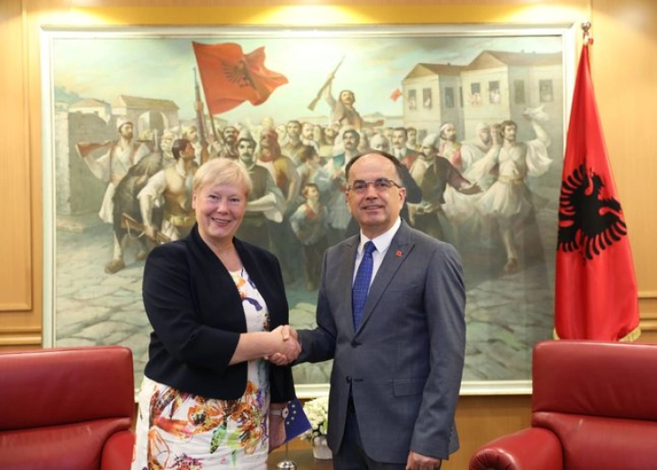 Ambasadori i ri i BE-së Kristiane Homan ka mbërritur në Shqipëri