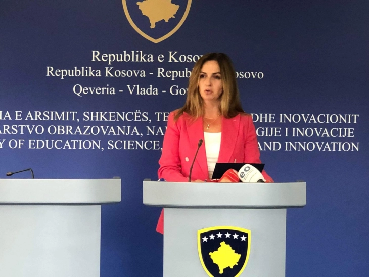 Kosovë: Mbetet në fuqi ndalesa për mbajtjen e shamisë në shkolla