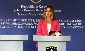 Kosovë: Mbetet në fuqi ndalesa për mbajtjen e shamisë në shkolla