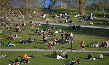 Policia suedeze çaktivizoi një mjet shpërthyes në një park në qendër të Stokholmit