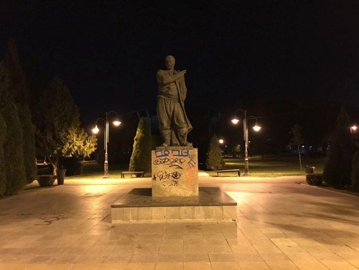 Vandalizohet monumenti i Goce Dellçevit në Parkun e Qytetit