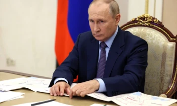 Putin hoqi sanksionet ruse ndaj disa bankave të huaja dhe fondeve të investimit