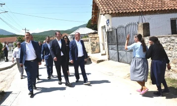 Spasovski: Intensive support for continued improvement of living conditions of Macedonians in Mala Prespa