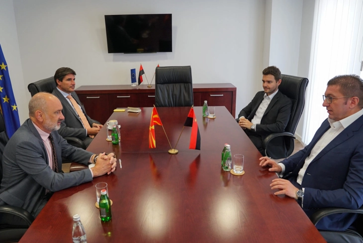 VMRO-DPMNE leader Mickoski meets EU Ambassador Geer