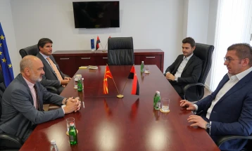 VMRO-DPMNE leader Mickoski meets EU Ambassador Geer