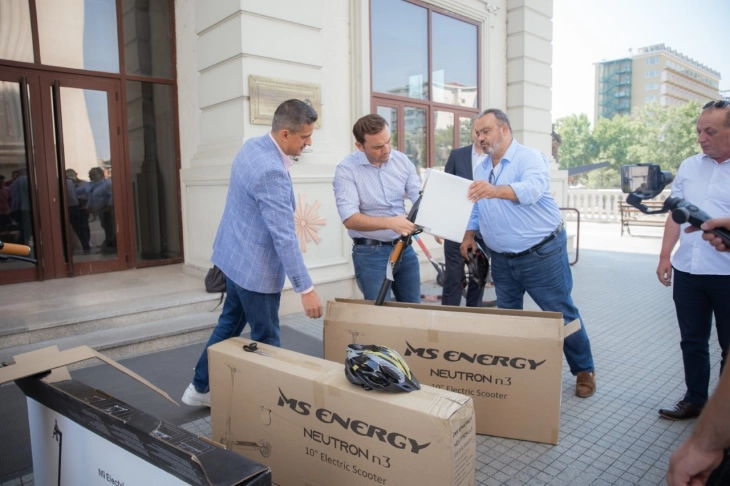 MFA provides e-scooters for staff in “green diplomacy” shift