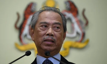 Malaysian PM quits and accuses rivals of pandemic power-grab