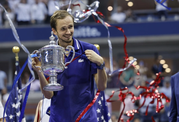 Medvedev wins US Open, denying Djokovic a calendar grand slam