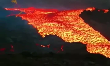 Lava flow from La Palma volcano becomes more violent and faster