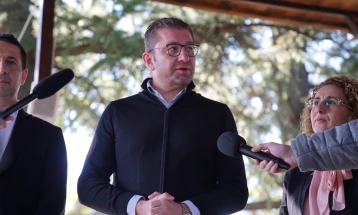 Mickoski rallies Gevgelija voters, says no job losses would ensue