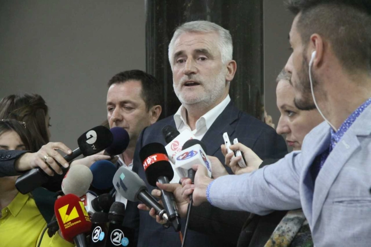 Thaci: PM to continue, majority is stable