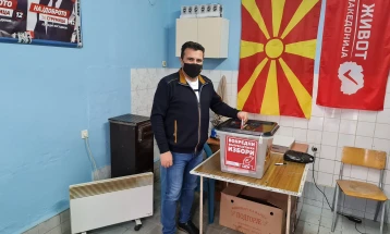 SDSM leader Zaev votes in intra-party elections