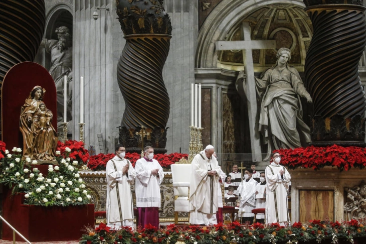 Pope Francis calls on people to embrace humility at Christmas mass